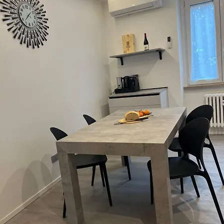 Moderno E Silenzioso Vicino Al Centro Di
